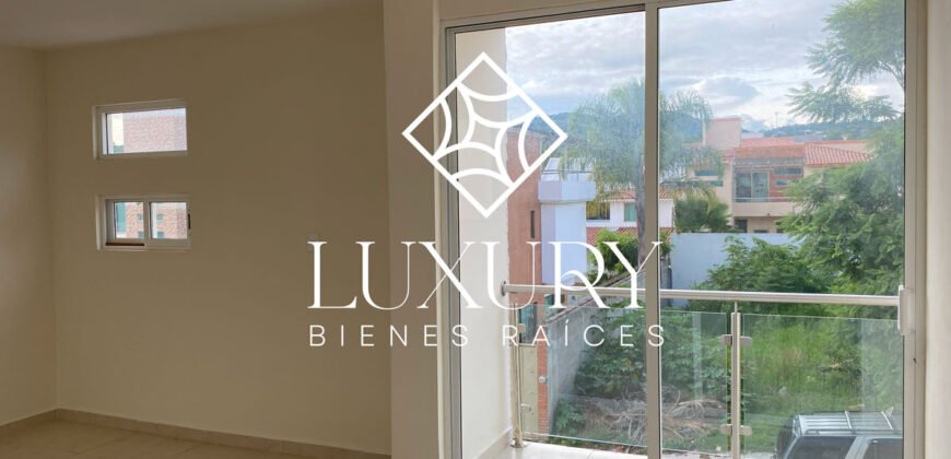 Casa en venta en Ixtapan de la Sal, Residencial Ixtapan, Modelo Acapulco