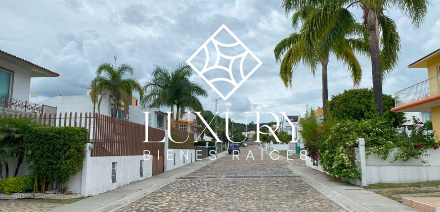 Casa en venta en Ixtapan de la Sal, Residencial Ixtapan, Modelo Acapulco